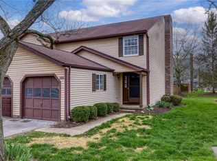 9648 E Idlewood Dr, Twinsburg, OH 44087