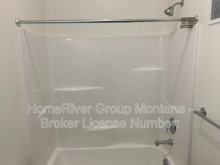 320 Clay St #103 — Photo 8