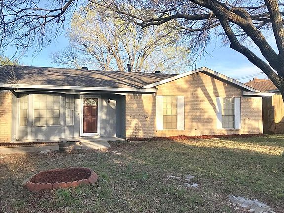 2nd image of 703 Del Mar Ln