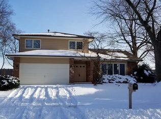 420 Regency Ct, Aurora, IL 60504