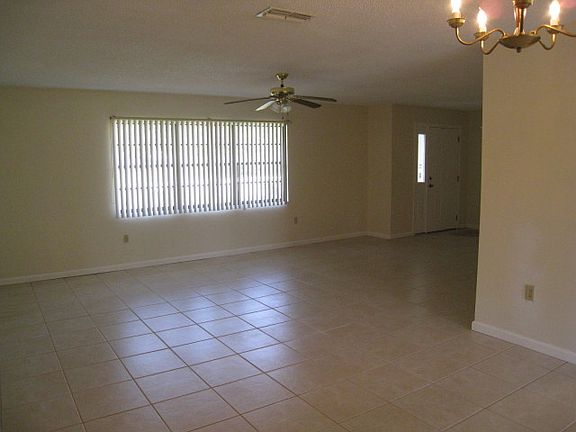 2nd image of 3871 Gardenia Dr