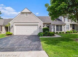 840 Edgemont Run #123, Bloomfield Hills, MI 48304