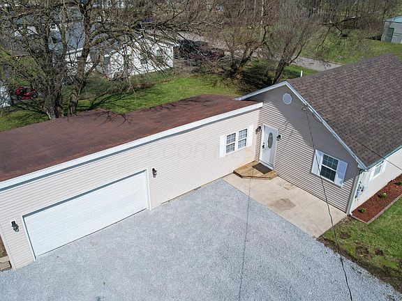 3rd image of 191 Lawrence Ave