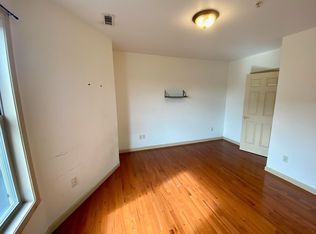 19 Merrifield St APT 1F, Worcester, MA 01605