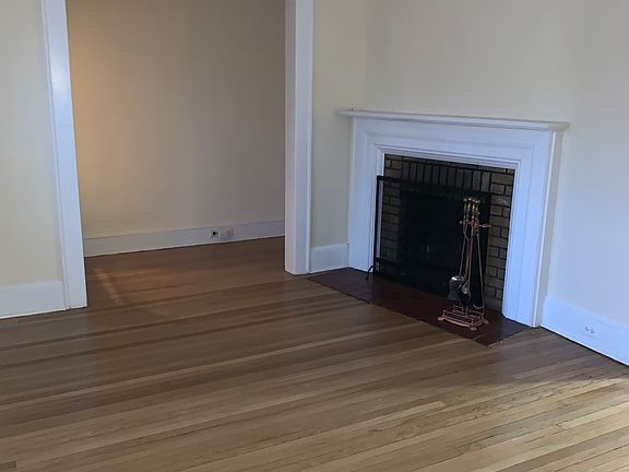 4th image of 428 S 4th St Floor 1