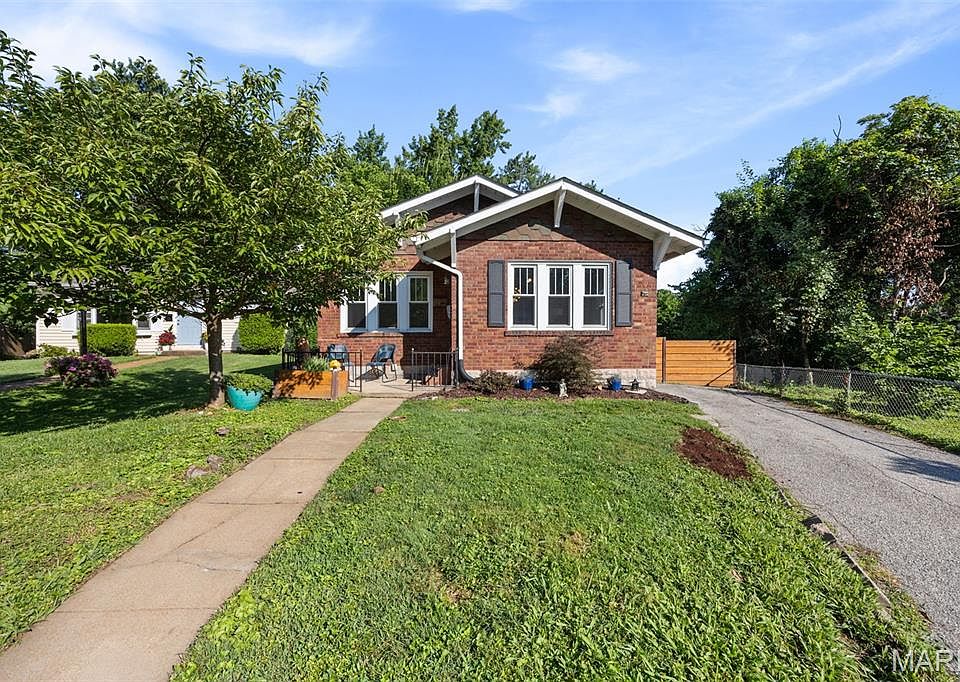 1st image of 423 Heman Dr