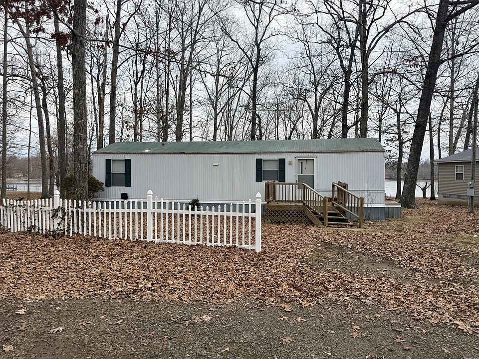 1st image of 562 Lakeshore Dr