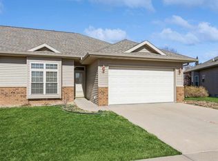 17 Willoughby Pl, Iowa City, IA 52240
