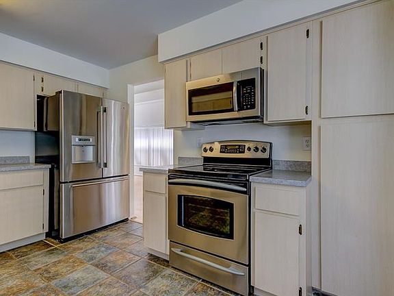 5th image of 11117 Clayridge Dr