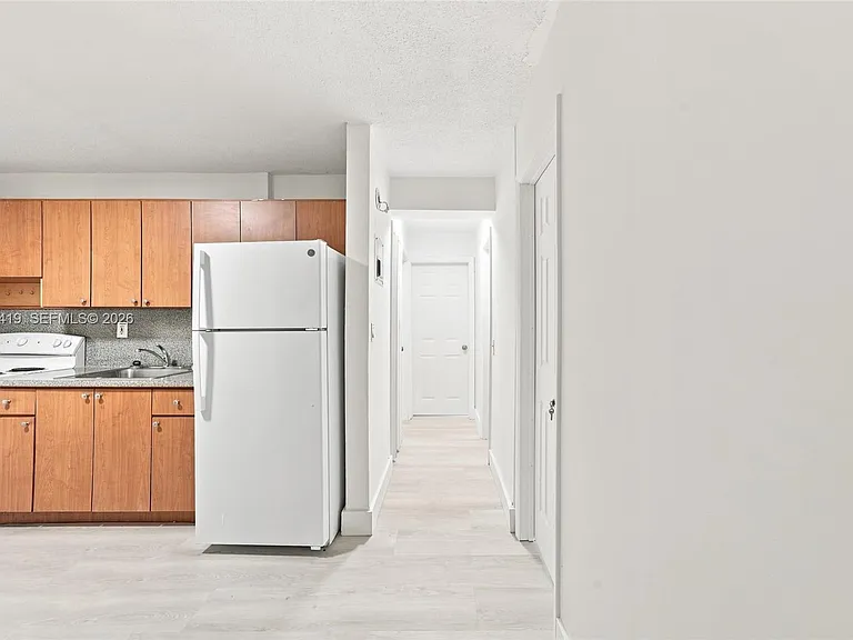 635 SW 7th Ct #4 — Photo 21
