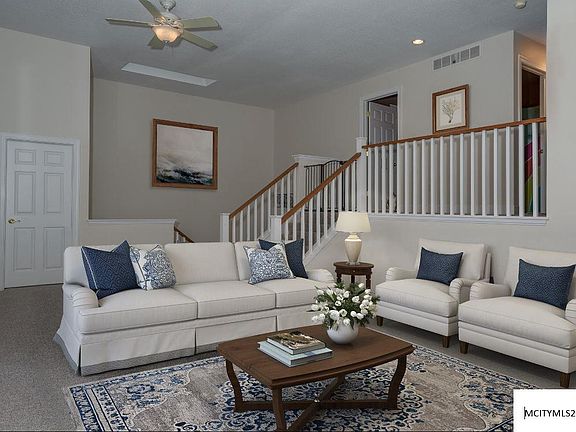 3rd image of 402 River Bend Dr