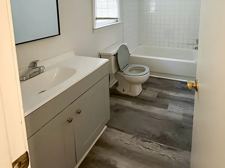 E Burns Ct SW — Photo 6