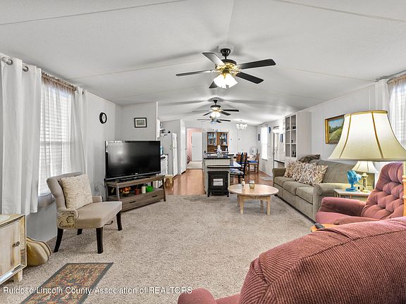 5th image of 100 Pinecrest Dr #89