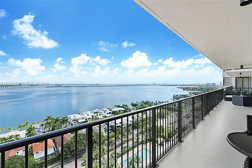 1000 Venetian Way #1902 Photo 1