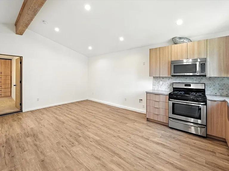 8846 Laramie Ave — Photo 18