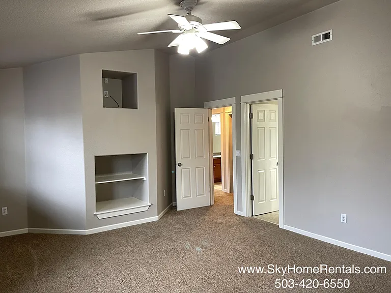 282 Laurine St NE — Photo 12