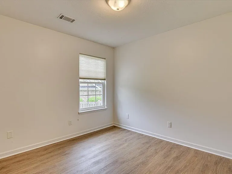 800 Cotswold Ct — Photo 26