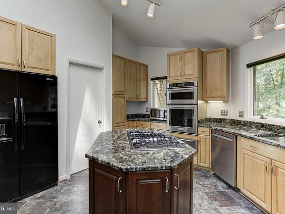 4th image of 10373 Currycomb Ct