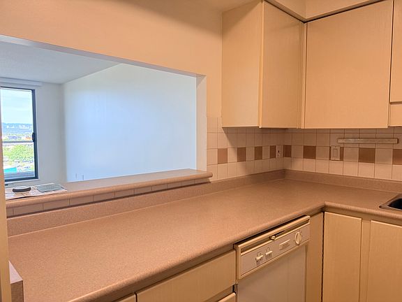 4th image of 8246 Lansdowne Rd