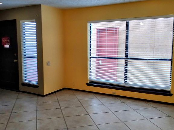 4th image of 1727 Villa Santos Cir