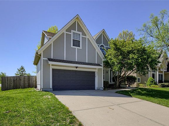 3rd image of 9601 W 132nd Ter