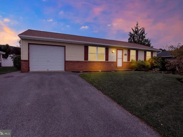 124 Treeline Dr, Newmanstown, PA 17073