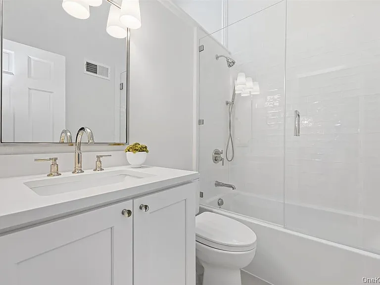 1054 Boston Post Rd #1054 — Photo 14