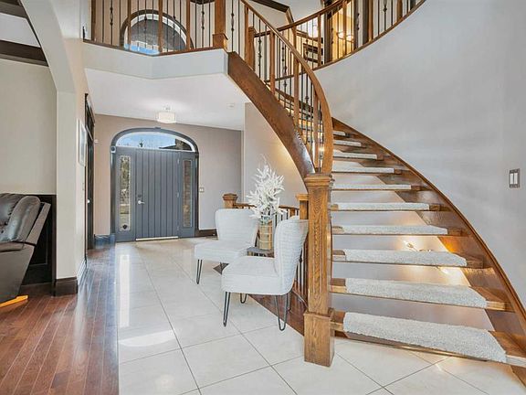 3rd image of 310 E Jarvis Glen Way
