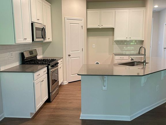 2nd image of 14143 Castle Nook Dr