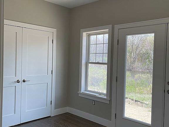3rd image of 4113 Duck Dr #10
