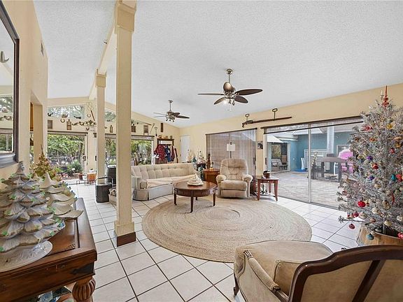 4th image of 6649 Pimlico St