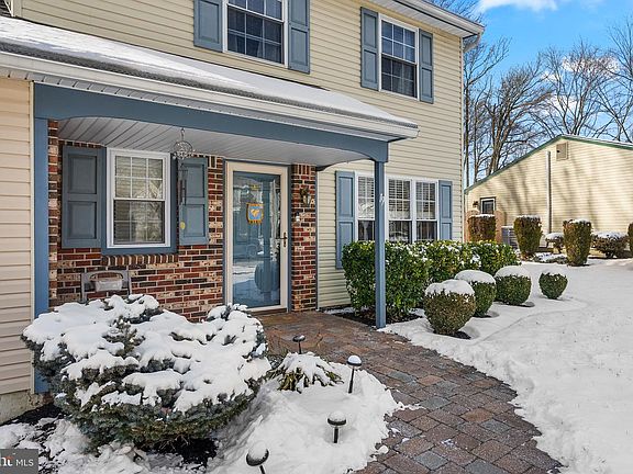 3rd image of 19 Quail Hollow Dr