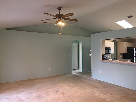 5th image of 370 Fluvia Ave SE