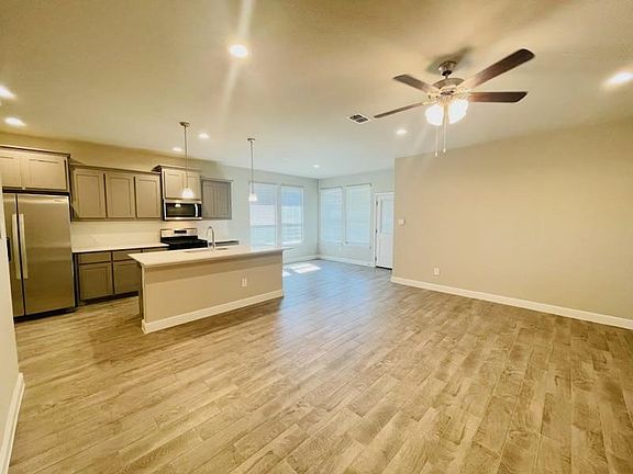 4th image of 14425 Antlia Dr
