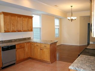 2227 Whitaker St, Savannah, GA 31401
