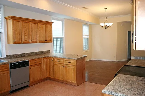 2227 Whitaker St #LOWER Photo 1