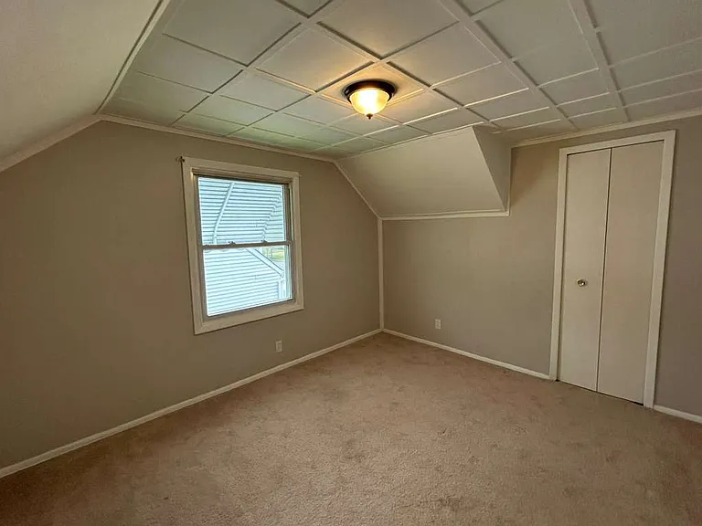 26901 Farringdon Ave — Photo 4