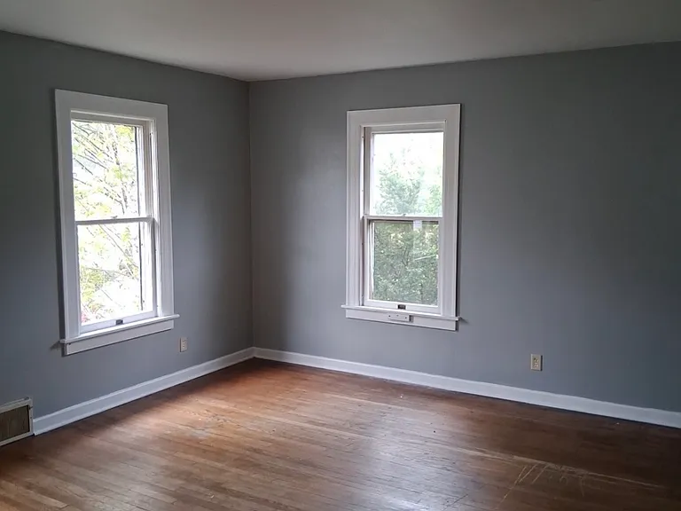 23 Bennett Ave — Photo 6