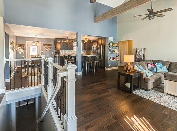 5th image of 2253 Falconview Dr