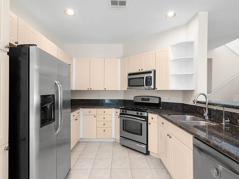 11237 Carmel Creek Rd #5 — Photo 16