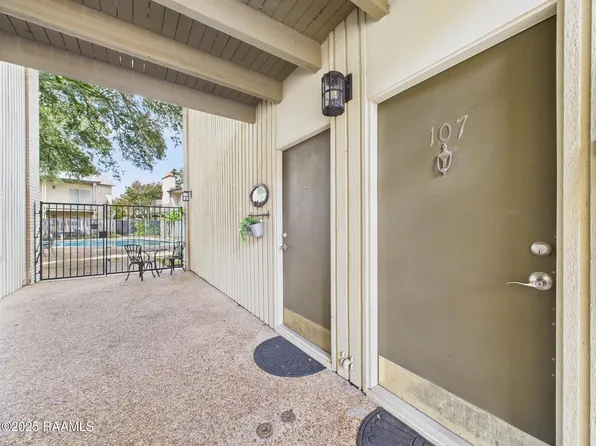 1008 S College Rd APT 107, Lafayette, LA 70503
