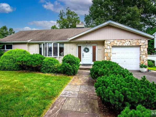 623 McCarthy Dr, New Milford, NJ 07646