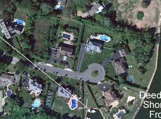 3 Dover Ct, Bay Shore, NY 11706