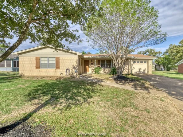 702 Esther Blvd, Bryan, TX 77802