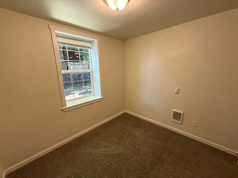 200 Railroad Ave #8 — Photo 23