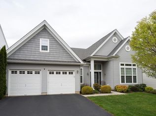 39 Kings Mill Rd, Monroe Township, NJ 08831