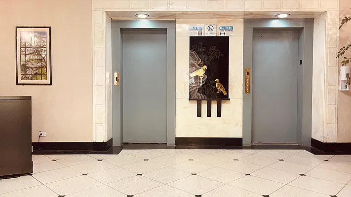 Sold by Winzone Realty Inc | media 12