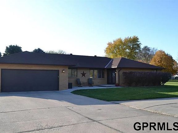 2nd image of 600 Custer Ave