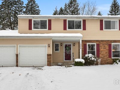 1920 Glenmoor Ct SE, Kentwood, MI, 49508