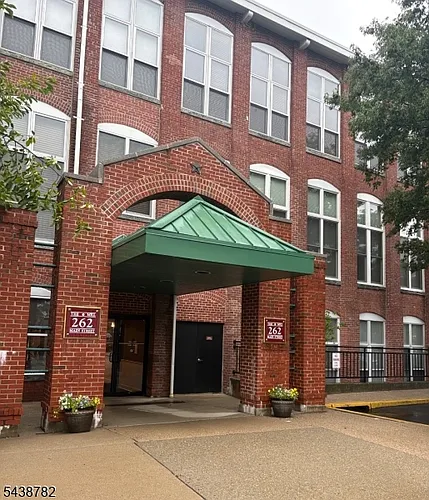 262 Main St Photo 1
